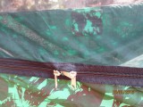 fermeture en nylon renforcé YKK double curseur intérieur, extérieur; Second plant, pochette intérieur. Vue de la moustiquaire           micro perforé = aucun insecte a l'intérieur